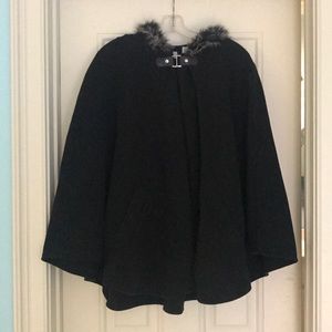 Le Mode Faux Fur cape